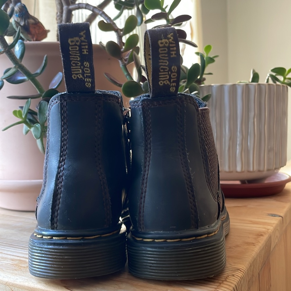 Dr. Martens crazy horse brown Leather Chelsea Boots with zippers - Picture 7 of 7